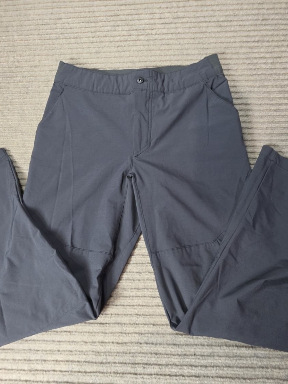 The North Face Short Court Men's Size 30 Dark Gray Hiking Travel Outdoor Pants